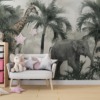 Fotobehang van wilde dieren tussen palmbomen in donkere kleuren Olifant en giraffe in de jungle - belangrijkste productafbeelding