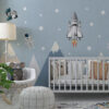Kinderkamer muurschildering met ruimteraket in vlucht tegen de hemel Cosmic Mountains - belangrijkste product afbeelding