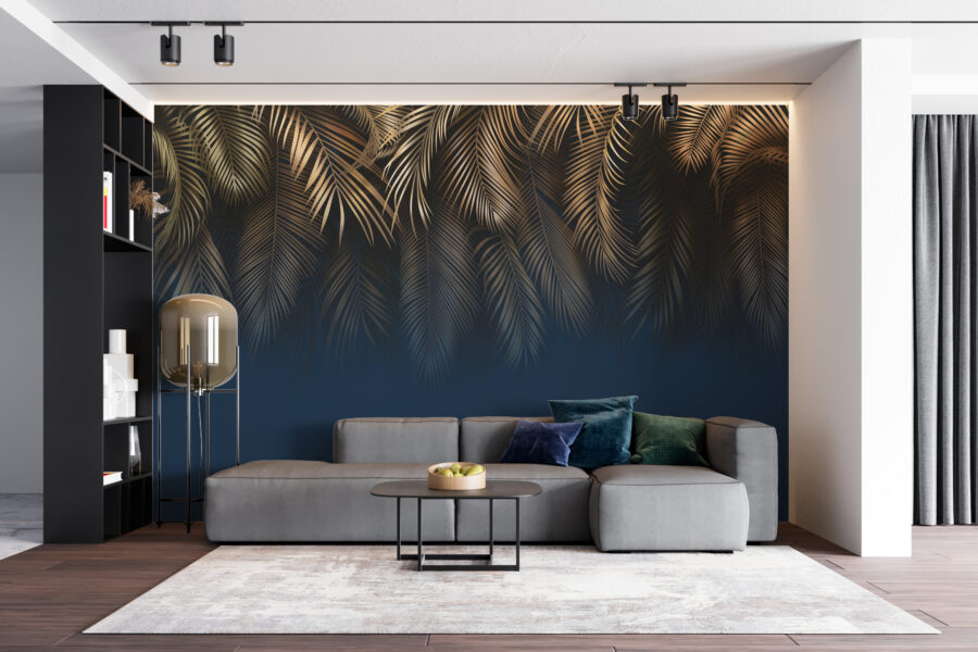 Een Fotobehang elegant qua inhoud en kleuren met helder marineblauw en tropische bladeren Gouden Palm - belangrijkste productafbeelding