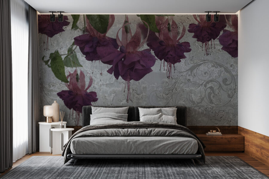 Fotobehang van grote gobelinvormige bloemen in modieus paars en grijs Purple Flowers - belangrijkste productafbeelding